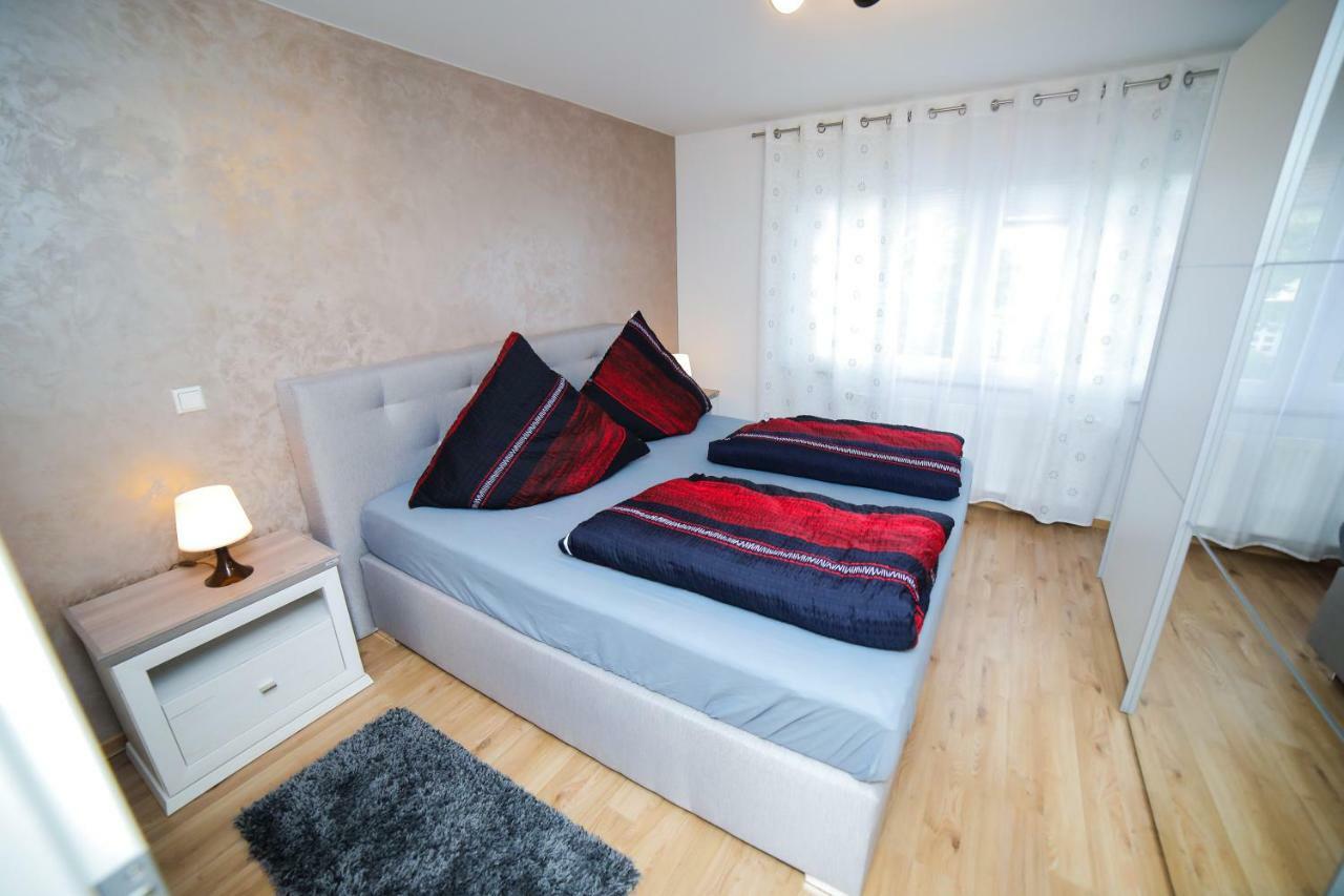 Apartment Claudia Sinsheim Bagian luar foto