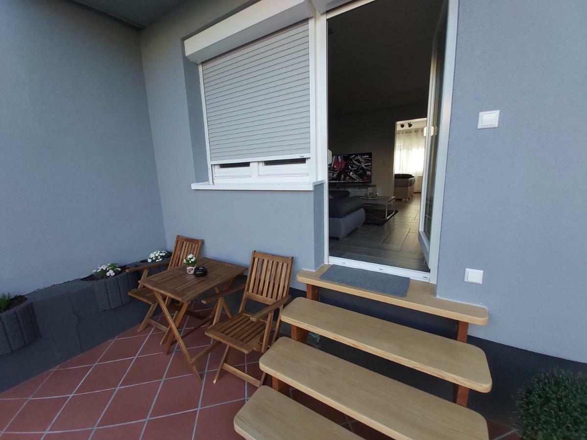 Apartment Claudia Sinsheim Bagian luar foto