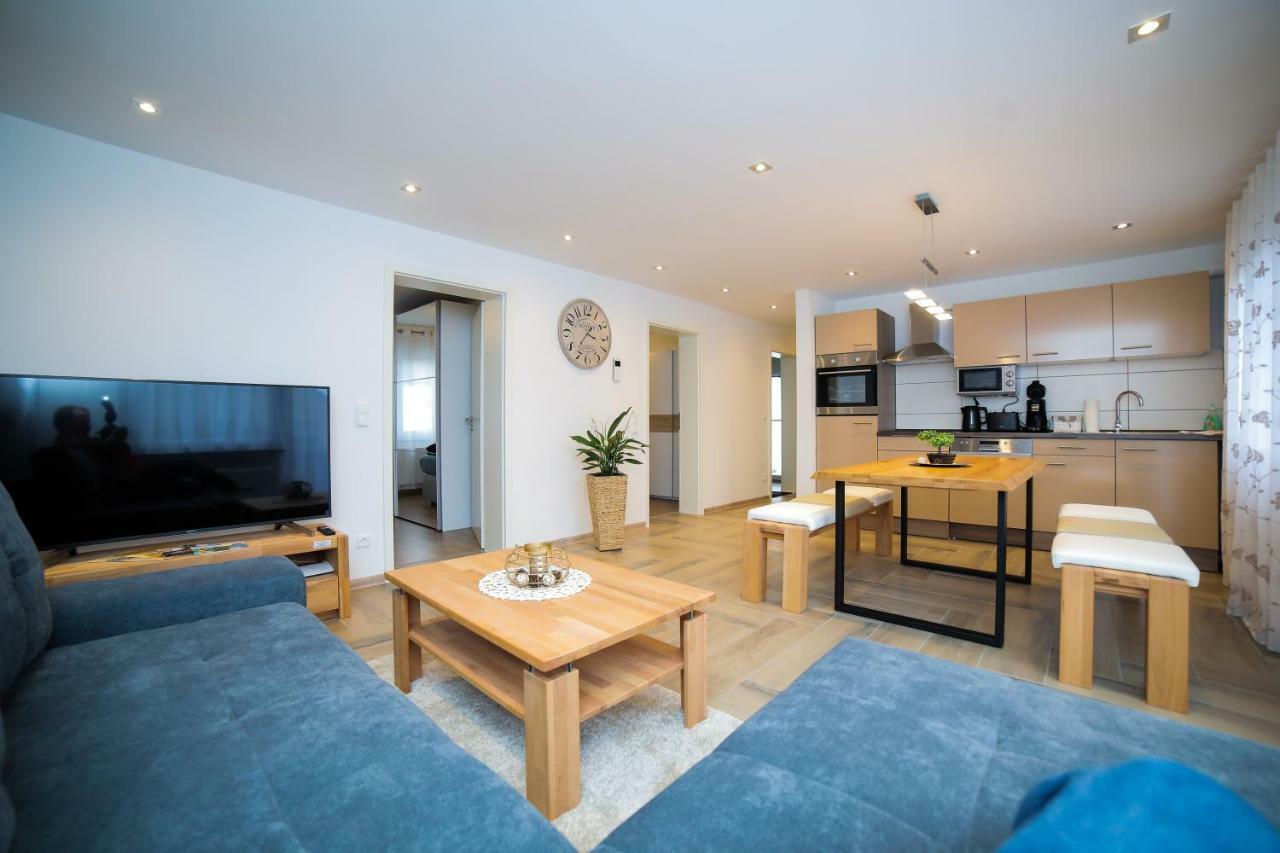 Apartment Claudia Sinsheim Bagian luar foto