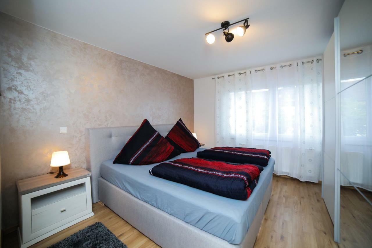 Apartment Claudia Sinsheim Bagian luar foto