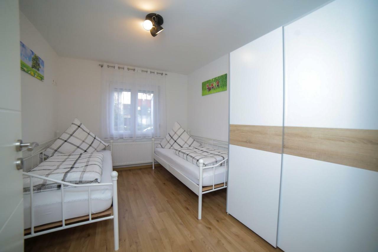 Apartment Claudia Sinsheim Bagian luar foto