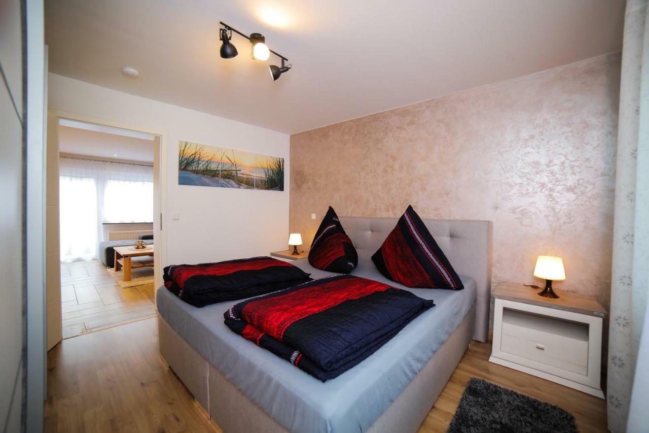 Apartment Claudia Sinsheim Bagian luar foto