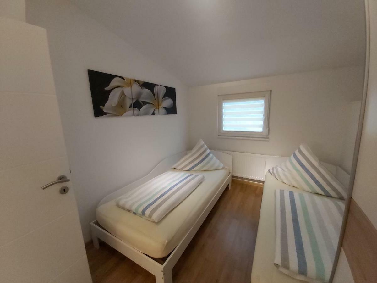Apartment Claudia Sinsheim Bagian luar foto