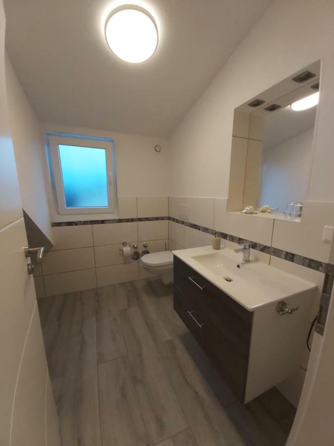 Apartment Claudia Sinsheim Bagian luar foto