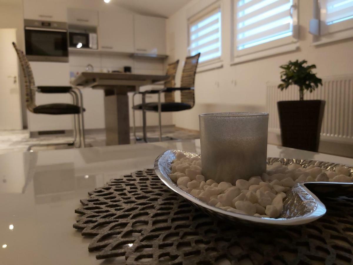 Apartment Claudia Sinsheim Bagian luar foto