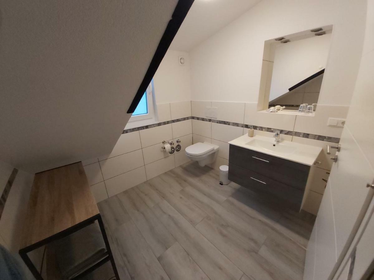 Apartment Claudia Sinsheim Bagian luar foto
