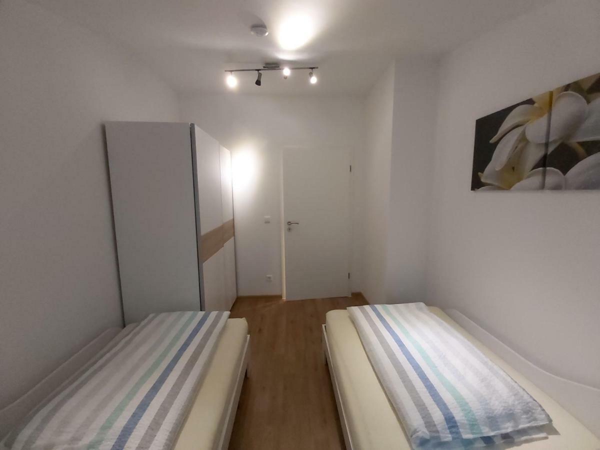 Apartment Claudia Sinsheim Bagian luar foto